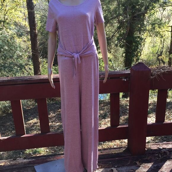 Alternative  jumpsuit - Picture 1 of 7